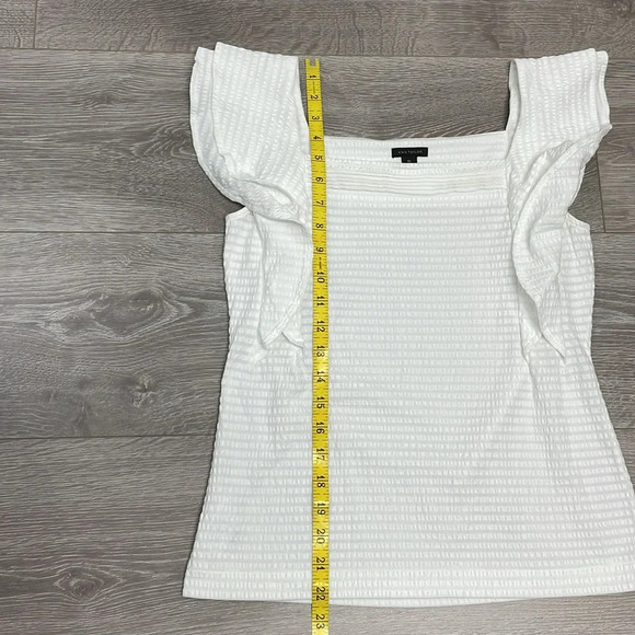 NWOT Ann Taylor Seersucker Square Neck Flutter Sleeve Shell Top White XS - Picture 10 of 14